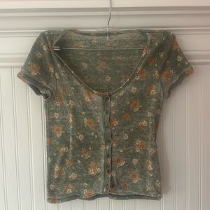 American Eagle green floral T-shirt